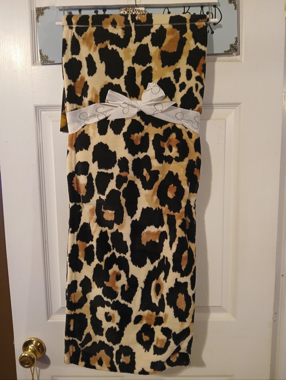 Jessica Simpson NWT Leopard Super Soft Plush Throw - Picture 2 of 3